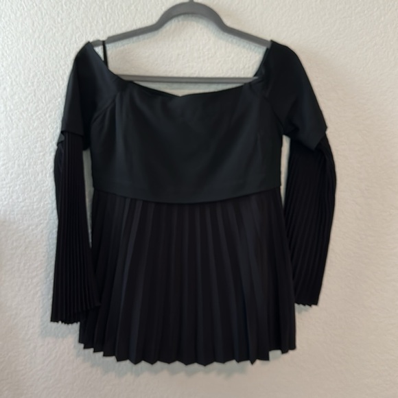 ALC Serena Pleated Off Shoulder Black Blouse Top - Picture 6 of 10